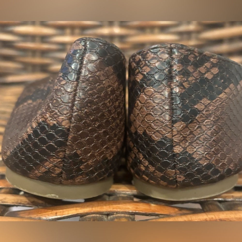 Steve Madden Feather Brown Snakeskin Loafers in size 7. Great condition - Picture 7 of 16